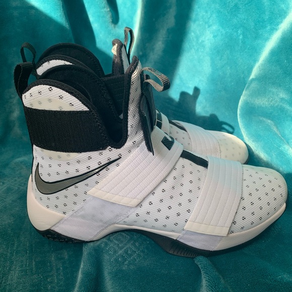 Nike | Shoes | Nike Lebron James 
